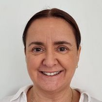 Mi Proyecto del curso: Diseño de moda: pintura y bordado sobre prendas Ein Projekt aus dem Bereich Malerei, Modedesign, Stickerei, DIY, Upc, cling und Textildesign von Soledad Rovira - 13.04.2021