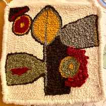 My project in Punch Needle for Rug Design course. Projekt z dziedziny Projektowanie dodatków, Craft,  Haft,  Dekoracja wnętrz,  Haft pętelkow, Wzornictwo tekst i liów użytkownika Alex Biggs - 04.02.2022