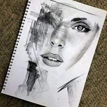 My project in Artistic Charcoal Portraiture: Creating Atmosphere course. Ilustração tradicional, Artes plásticas, Desenho, Desenho de retrato, Desenho realista, e Desenho artístico projeto de Kristina Eneva - 04.02.2022