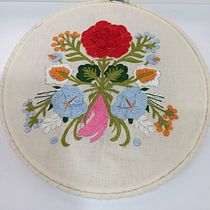 Mi Proyecto del curso: Técnica de bordado con paso atrás. Bordado, e Design têxtil projeto de Norelia Parra - 06.02.2022