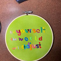 Mi Proyecto del curso: Lettering bordado a mano: el arte de vestir. T, pograph, Embroider, DIY, H, Lettering, and Textile Design project by Lileny Salazar Ulloa - 02.10.2022
