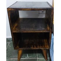 Mesa de cabeceira. Arts, Crafts, Furniture Design, Making, Interior Design, DIY, and Woodworking project by Fernando Alves - 03.04.2019