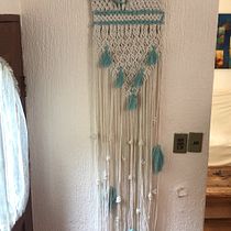Mi Proyecto del curso: Macramé: nudos básicos y complejos. Een project van Ontwerp van accessoires, Interieurontwerp,  Interieurdecoratie, Textiel, Macramé y Textielontwerp van MARIA PIA ANDRE - 09.02.2022