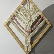 Meu projeto do curso: Introdução à tapeçaria em macramê. Un progetto di Design di accessori, Artigianato, Fiber Art, Macramè e Textile Design di Rosangela Zorzo - 11.02.2022