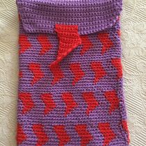 Funda para IPad . Un progetto di Design di accessori, Pattern design, Fiber Art, DIY, Uncinetto e Textile Design di Leticia Fernandez - 12.02.2022