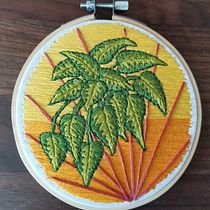 My project in Introduction to Botanical Embroidery course. Un projet de Broderie , et Design textile de Polina Foteva - 15.02.2022