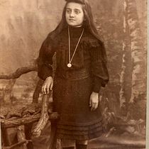 Mademoiselle Henriette. Writing, and Narrative project by Sylvie Airaud - 02.15.2022