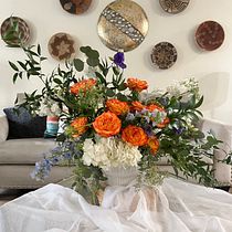 My project in Floral Arrangement Design with Seasonal Blooms course. Design de interiores, Paisagismo, Decoração de interiores, DIY, e Design floral e vegetal projeto de Yessenia Colon-Saez - 05.02.2022