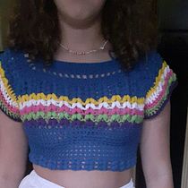 Meu projeto do curso: Técnicas de crochê para criar roupas coloridas. Fashion Design, Fiber Arts, DIY, Crochet, and Textile Design project by Andréa Batuira Toledo Ferreira - 02.15.2022