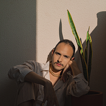 Espada de São Jorge. Een project van Fotografie, Modefotografie, Portretfotografie y Studiofotografie van Luiz Monteiro - 16.02.2022