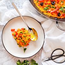 My project in Food Styling and Photography for Instagram course: Veg paella. Photograph, Social Media, Photo Retouching, Mobile Photograph, Product Photograph, Digital Photograph, Food Photograph, Instagram Photograph, Lifest, le Photograph, Food St, and ling project by Linda Menozzi - 02.17.2022