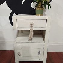 Meu projeto do curso: Introdução a chalk paint. Een project van Craft, Meubelontwerp en -bouw, Interieurontwerp, Schilderij, DIY, Upc, cling, Decoratief schilderen, Meubelrestauratie en -upc y cling van Sílvia de Ornelas - 17.02.2022