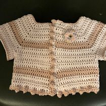 Mi Proyecto del curso:  Top-down: prendas a crochet de una sola pieza. Un progetto di Fashion design, Fiber Art, DIY, Uncinetto e Textile Design di Ariel Nine - 17.02.2022