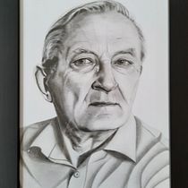 My project in Realistic Portrait with Graphite Pencil course. Traditional illustration, Fine Arts, Sketching, Pencil Drawing, Drawing, Portrait Drawing, Realistic Drawing, Artistic Drawing, and Figure Drawing project by Jean Hodgkiss - 02.20.2022