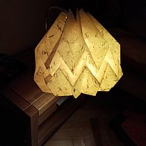 My project in Design Your Own Paper Lamp course. Projekt z dziedziny Craft, Projektowanie i w, rób mebli, Projektowanie oświetlenia, Papercraft,  Dekoracja wnętrz i DIY użytkownika Jana Sanaj - 21.02.2022