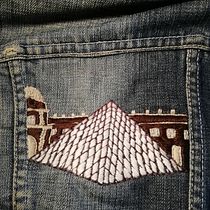 Meu projeto do curso: Upcycling com bordado. Fashion Design, Embroider, Sewing, DIY, Upc, cling, and Textile Design project by Lara Silva - 02.22.2022