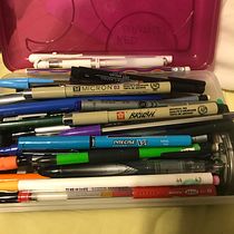 My project in Illustrated Diary: Fill Your Sketchbook with Experiences course. Traditional illustration, Sketching, Drawing, Sketchbook & Ink Illustration project by Nora Parras - 05.29.2022