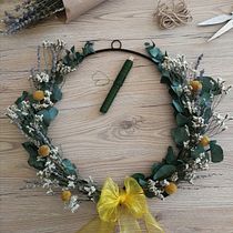 Il mio progetto del corso: Creazione di una ghirlanda con fiori secchi. Design, Design de interiores, Paisagismo, DIY, Design floral e vegetal, e Design têxtil projeto de eleonoraschiaffini - 25.02.2022
