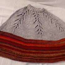 PonCho. Accessor, Design, Fashion Design, Fiber Arts, DIY, and Knitting project by sophiejullian - 02.26.2022