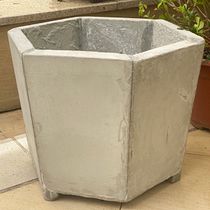 My project in Concrete Furniture Creation for Beginners course. Een project van Craft, Meubelontwerp en -bouw, Interieurontwerp,  Interieur y DIY van djryanash - 25.02.2022
