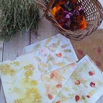 Probando la impresion botanica en papeles. Arts, Crafts, Fashion Design, DIY, Textile D, eing, Textile Printing, and Textile Design project by marucha4837 - 02.28.2022