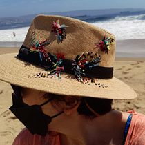 Mi Proyecto del curso: Bordado y personalización de accesorios. Accessor, Design, Jewelr, Design, Fashion Design, Embroider, and Textile Design project by caroboza - 03.02.2022