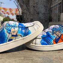 Mi Proyecto del curso: Restauración y personalización de sneakers. Accessor, Design, Fashion Design, Acr, lic Painting, DIY, Upc, and cling project by Manuel Hernandez - 02.28.2022