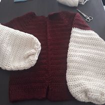 Il mio progetto del corso: Top-down: capi interi all'uncinetto. Un progetto di Fashion design, Fiber Art, DIY, Uncinetto e Textile Design di clarins80 - 03.03.2022