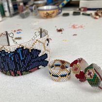 My project in Beaded Jewelry Design: Weave Elegant Patterns course. Accessor, Design, Arts, Crafts, Jewelr, Design, and Fiber Arts project by Siv Kleiberg - 03.04.2022