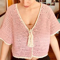 Meu projeto do curso:  Top-down: roupas de crochê sem costura. Un progetto di Fashion design, Fiber Art, DIY, Uncinetto e Textile Design di Susana Matias - 01.03.2022