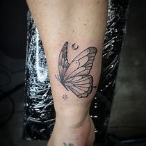 Mein Kursprojekt: Tätowiertechniken: Blackwork und Fineline. Tattoo Design project by Jenny Kahle - 03.07.2022