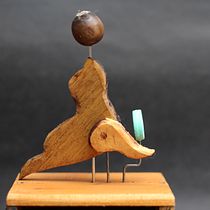 Foca malabarista. Character Design, Sculpture, To, Design, Art To, s, and Woodworking project by biologia - 03.08.2022