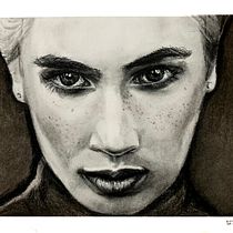 Meu projeto do curso: Retrato artístico com carvão vegetal: criando atmosferas. Ilustração tradicional, Artes plásticas, Desenho, Desenho de retrato, Desenho realista, e Desenho artístico projeto de Elisabete Della Rosa Pimentel - 08.03.2022