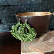 Mijn project van de cursus: Inleiding tot ambachtelijke sieraden. Un projet de Création d'accessoires, Artisanat, Design de bijoux , et Design textile de Iris - 14.03.2022