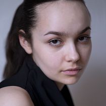 My project for course: Modern Headshot Photography: Capture Profound Portraits. Photograph, Portrait Photograph, Photographic Lighting, Studio Photograph, Digital Photograph, and Fine-Art Photograph project by Janis Brass - 03.16.2022