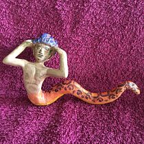 Escultura de personajes en plastilina epóxica: persona serpiente. Character Design, Fine Arts, Sculpture, and Ceramics project by Aline Vargas - 06.23.2022