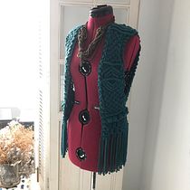 Mi Proyecto del curso: Macramé: crea prendas de ropa únicas. Un proyecto de Diseño de complementos, Artesanía, Tejido, Macramé y Diseño textil de Gloria Fernández Saavedra - 20.03.2022