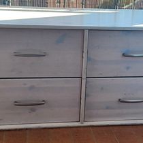 Mi Proyecto del curso: Iniciación a la chalk paint. Renovación cajonera bajo escalera. Een project van Craft, Meubelontwerp en -bouw, Interieurontwerp, Schilderij, DIY, Upc, cling, Decoratief schilderen, Meubelrestauratie en -upc y cling van crisbroceno - 20.03.2022