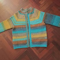  Top-down: roupas de crochê sem costura. Un progetto di Uncinetto, Fashion design, Fiber Art, DIY e Textile Design di mariajmcaeiro - 20.03.2022