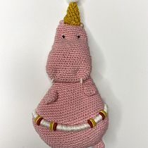 Mi Proyecto del curso: Amigurumis: diseña y crea personajes en 2D. Accessor, Design, Arts, Crafts, Fiber Arts, Crochet, and Textile Design project by Esther Cagigal Bajon - 03.22.2022
