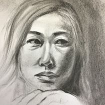 My project for course: Artistic Charcoal Portraiture: Creating Atmosphere. Ilustração tradicional, Artes plásticas, Desenho, Desenho de retrato, Desenho realista, e Desenho artístico projeto de Ruth Payne - 23.03.2022