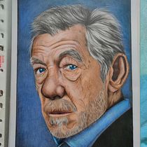 My project for course: Realistic Portrait with Coloured Pencils. Traditional illustration, Fine Arts, Pencil Drawing, Drawing, Portrait Drawing, Realistic Drawing, Artistic Drawing, and Colored Pencil Drawing project by Elena Dal Monte - 01.10.2022
