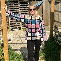 My project for course: Granny Square Crochet: Make Your Own Sweater. Fashion Design, Fiber Arts, DIY, Crochet, and Textile Design project by Karen - 03.25.2022