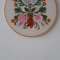 Meu projeto do curso: Técnica de bordado com ponto atrás. Bordado, e Design têxtil projeto de Maria Angélica Esteves Oliveira Souza - 25.03.2022