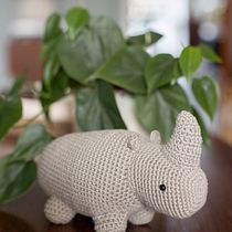 Mein Kursprojekt: Design und Schöpfung von Amigurumi. Arts, Crafts, To, Design, Fiber Arts, DIY, Crochet, Amigurumi, and Textile Design project by Nicole & Jan - 03.26.2022