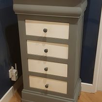 Mon projet du cours : Upcycling de meubles vintage grâce à des techniques de peinture. Projekt z dziedziny Craft, Projektowanie i w, rób mebli, Projektowanie wnętrz,  Malarstwo, DIY, Obróbka drewna, Upc, cling, Malarstwo dekorac, jne, Renowacja, upc i cling mebli użytkownika cjacq92 - 27.03.2022