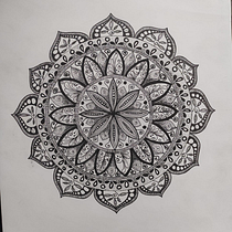 Il mio progetto del corso: L'arte del mandala: disegna motivi geometrici. Drawing & Ink Illustration project by danielarizzi - 03.28.2022