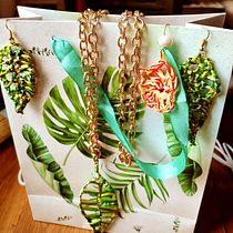Mi Proyecto del curso: Joyería tejida con fibras naturales. Design de acessórios, Artesanato, Design de joias, Design de moda, e Design têxtil projeto de Chantal Magriña Hartmann - 31.03.2022
