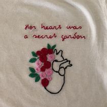 Il mio progetto del corso: Ricamo a mano anatomico e floreale per capi e accessori. Projekt z dziedziny  Haft, Upc, cling, Wzornictwo tekst i liów użytkownika robi.mamo - 31.03.2022