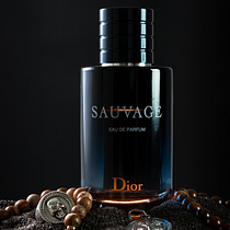 Mon projet du cours : Initiation à la photographie créative de produits. Photograph, Product Photograph, Photographic Lighting, and Digital Photograph project by Roland Danve-Soriano - 04.01.2022